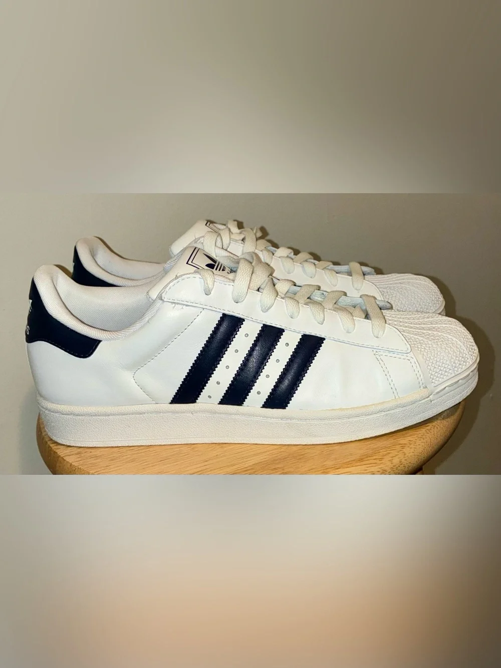 Adidas Superstar II Sneakers in white and navy blue - Picture 7 of 11
